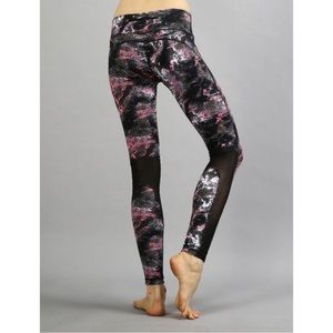 Lululemon Black Lightning Bloom Leggings